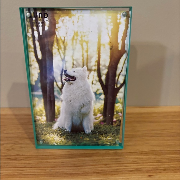 NEW Lund London Magnetic Acrylic Photo Frame 4x6 - Picture 1 of 2